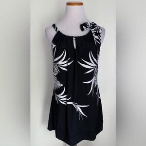 White House Black Market Black & White Tropical Print Sleeveless Top